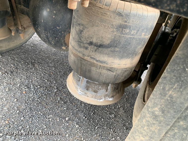 image for item LI9218 2006 Freightliner Columbia  semi truck