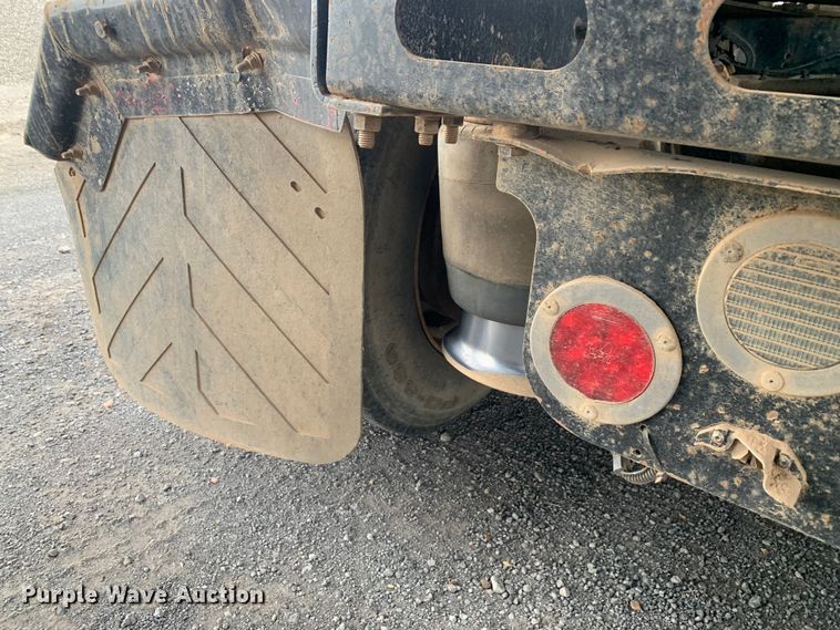 image for item LI9218 2006 Freightliner Columbia  semi truck