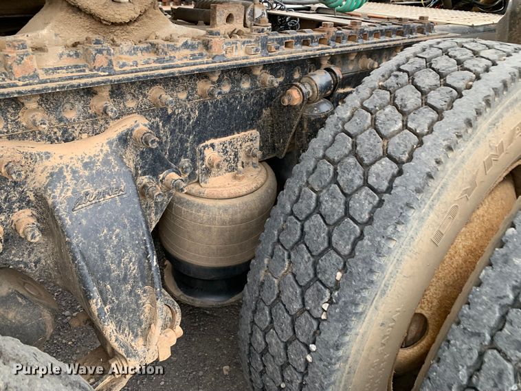 image for item LI9218 2006 Freightliner Columbia  semi truck