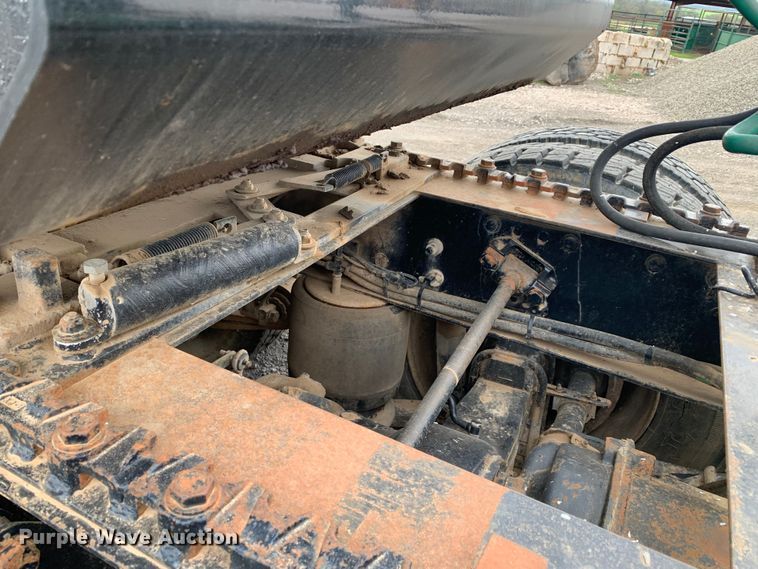 image for item LI9218 2006 Freightliner Columbia  semi truck