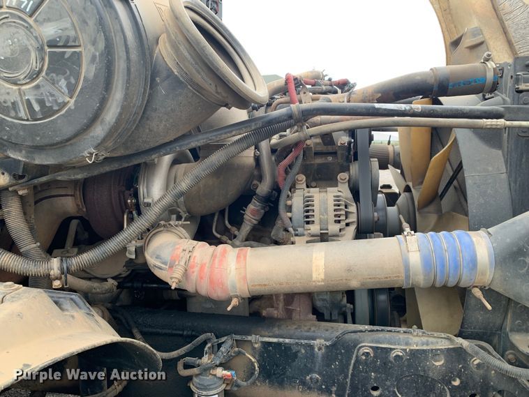 image for item LI9218 2006 Freightliner Columbia  semi truck