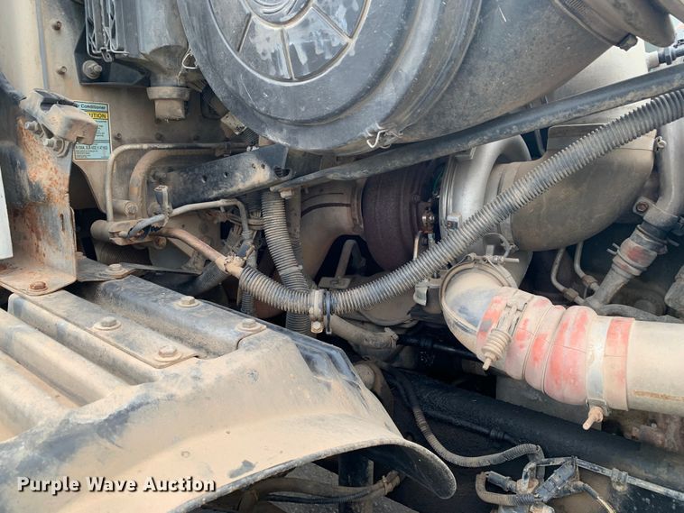 image for item LI9218 2006 Freightliner Columbia  semi truck