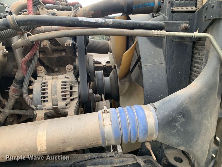 image for item LI9218 2006 Freightliner Columbia  semi truck