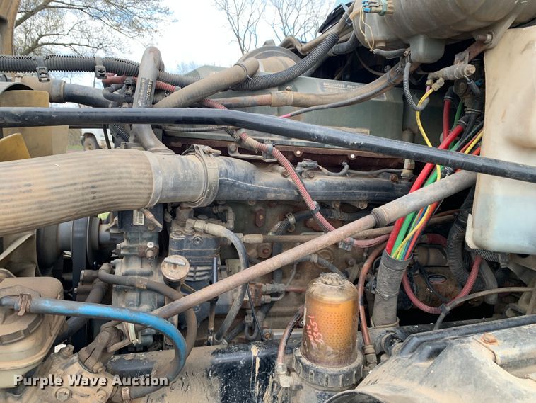 image for item LI9218 2006 Freightliner Columbia  semi truck