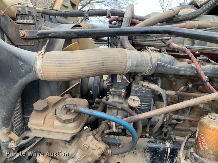 image for item LI9218 2006 Freightliner Columbia  semi truck