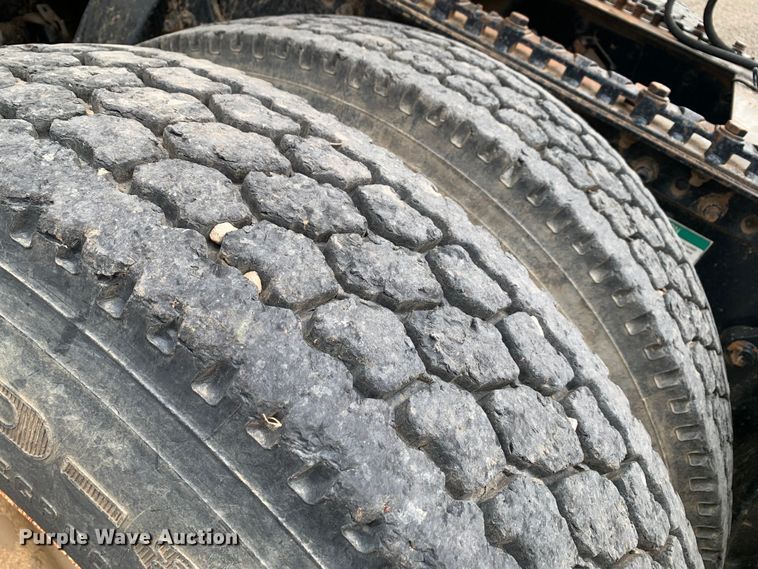 image for item LI9218 2006 Freightliner Columbia  semi truck