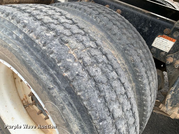 image for item LI9218 2006 Freightliner Columbia  semi truck