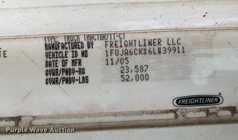 image for item LI9218 2006 Freightliner Columbia  semi truck