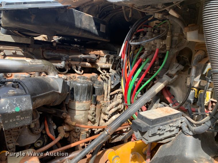 image for item LI9223 2011 Freightliner Cascadia  semi truck