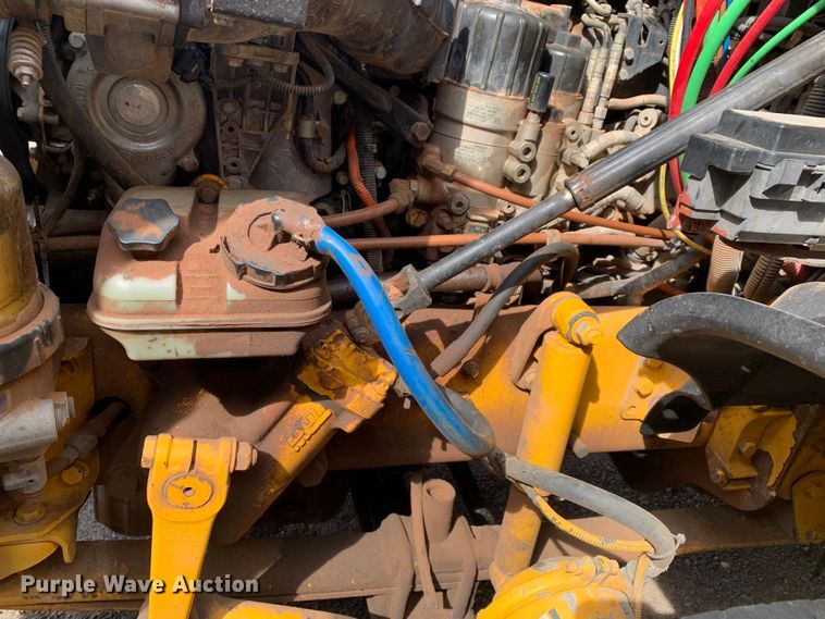 image for item LI9223 2011 Freightliner Cascadia  semi truck