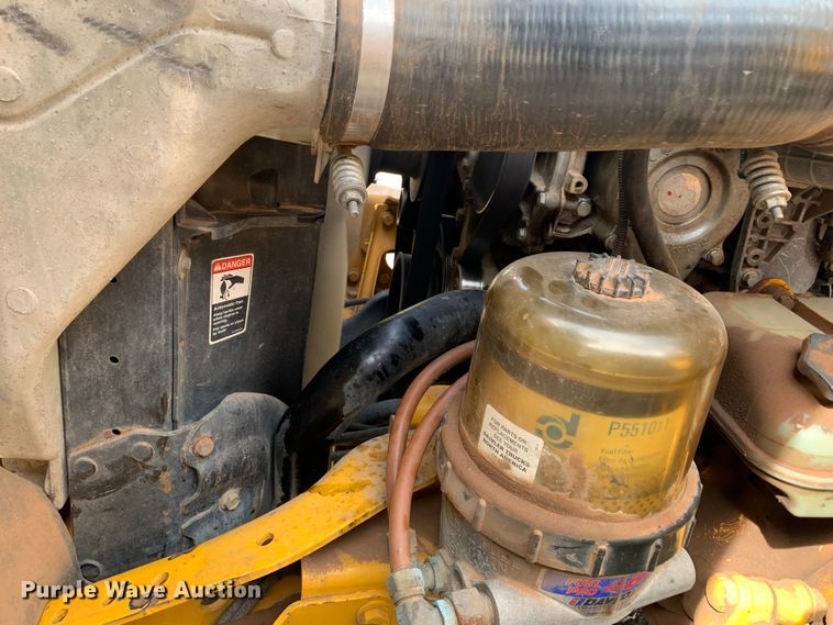 image for item LI9223 2011 Freightliner Cascadia  semi truck