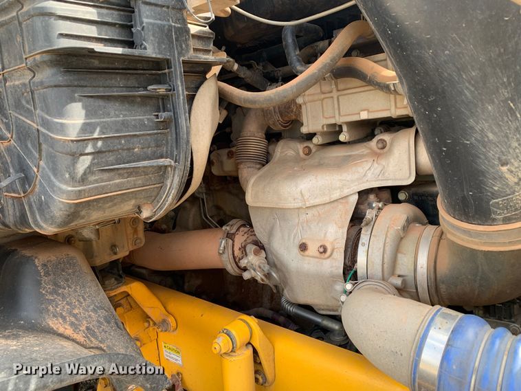 image for item LI9223 2011 Freightliner Cascadia  semi truck