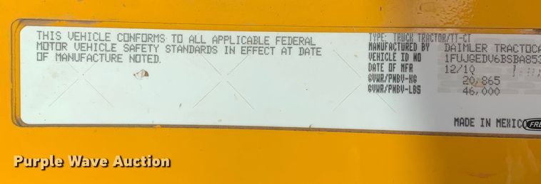 image for item LI9223 2011 Freightliner Cascadia  semi truck