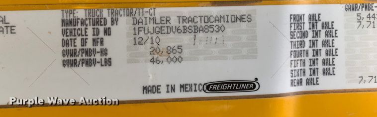 image for item LI9223 2011 Freightliner Cascadia  semi truck