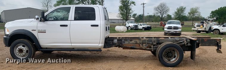 image for item LI9230 2018 Dodge Ram 5500HD  Crew Cab truck cab and chassis