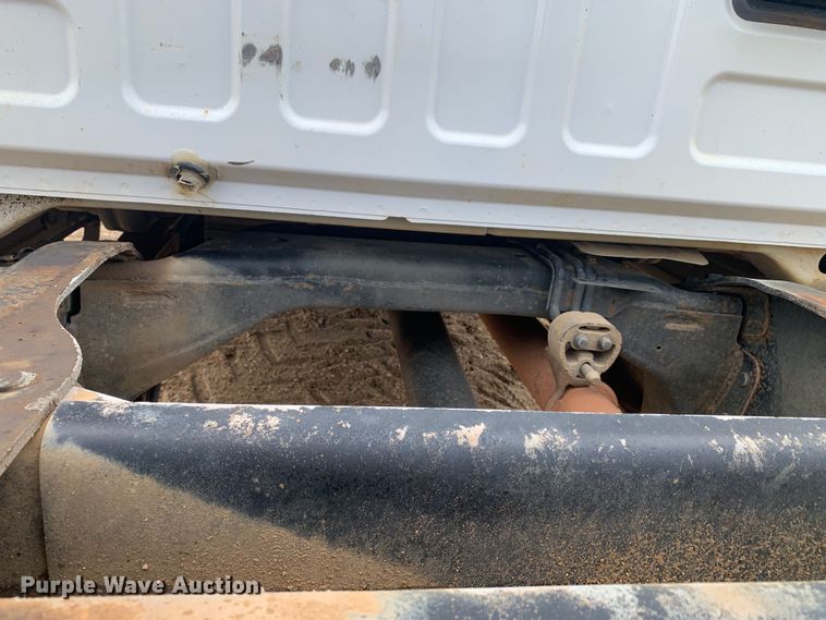 image for item LI9230 2018 Dodge Ram 5500HD  Crew Cab truck cab and chassis