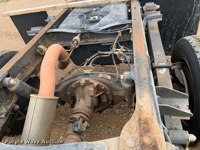 image for item LI9230 2018 Dodge Ram 5500HD  Crew Cab truck cab and chassis