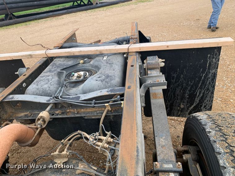 image for item LI9230 2018 Dodge Ram 5500HD  Crew Cab truck cab and chassis