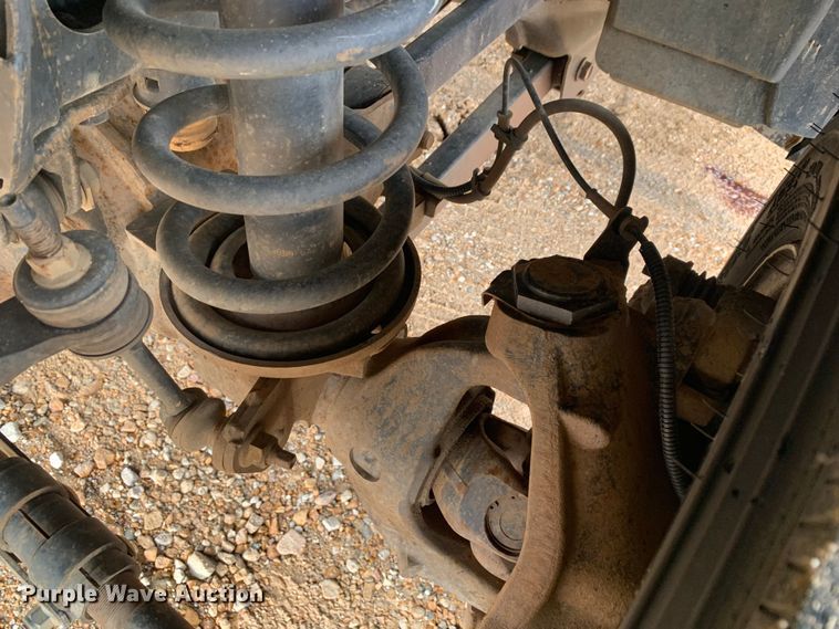 image for item LI9230 2018 Dodge Ram 5500HD  Crew Cab truck cab and chassis