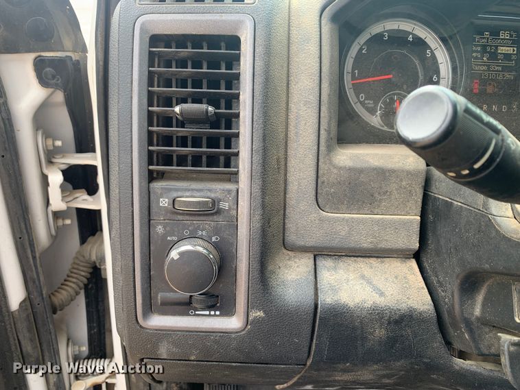 image for item LI9230 2018 Dodge Ram 5500HD  Crew Cab truck cab and chassis