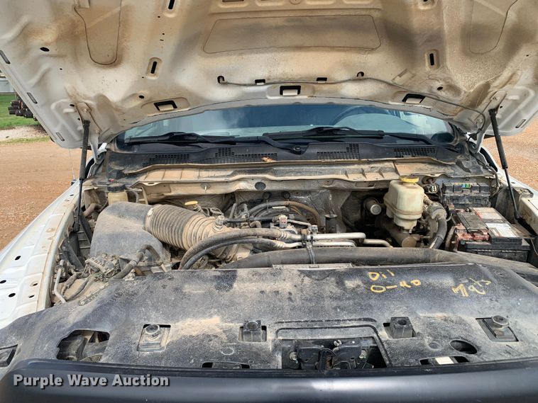 image for item LI9230 2018 Dodge Ram 5500HD  Crew Cab truck cab and chassis