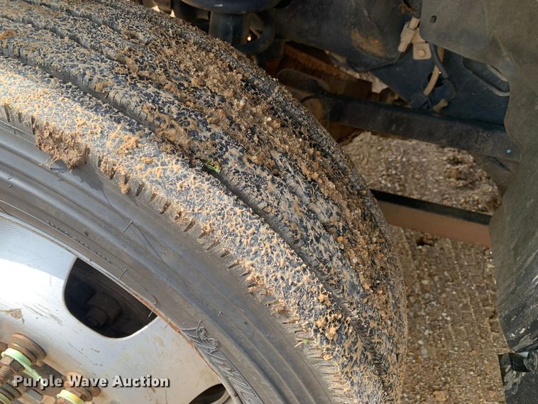 image for item LI9230 2018 Dodge Ram 5500HD  Crew Cab truck cab and chassis