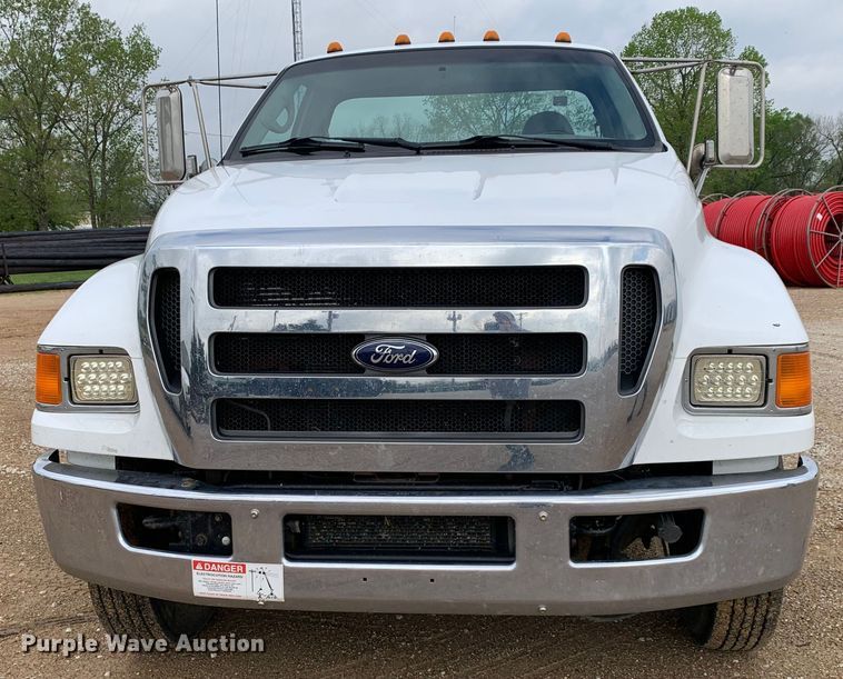 image for item LI9232 2008 Ford F650 Super Duty  truck cab and chassis