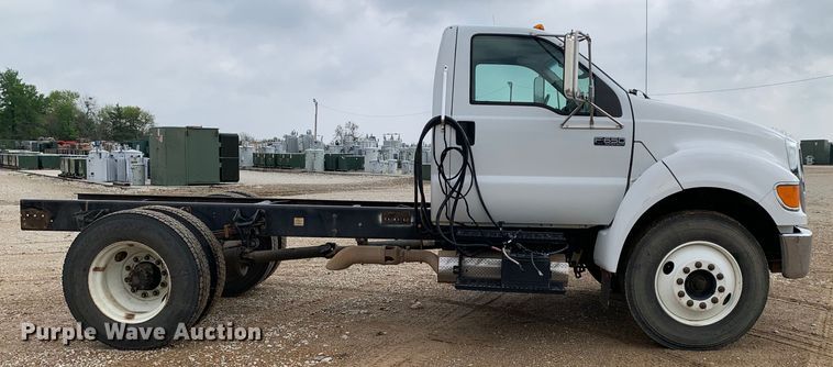image for item LI9232 2008 Ford F650 Super Duty  truck cab and chassis