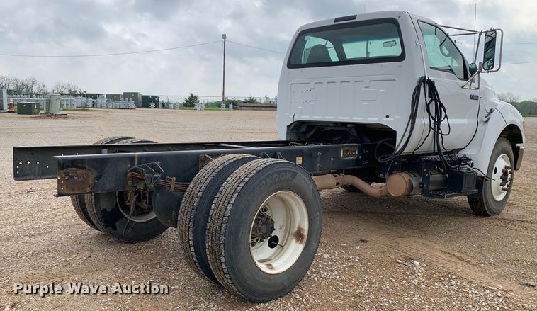 image for item LI9232 2008 Ford F650 Super Duty  truck cab and chassis