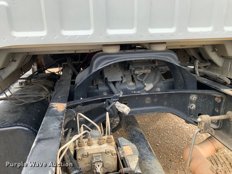 image for item LI9232 2008 Ford F650 Super Duty  truck cab and chassis