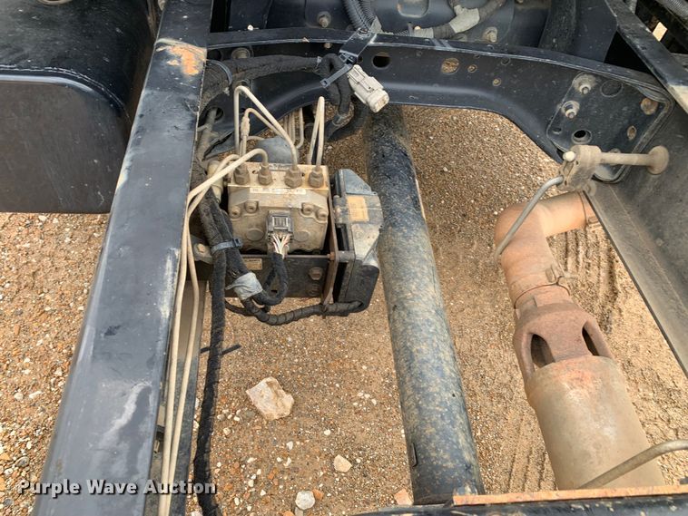 image for item LI9232 2008 Ford F650 Super Duty  truck cab and chassis