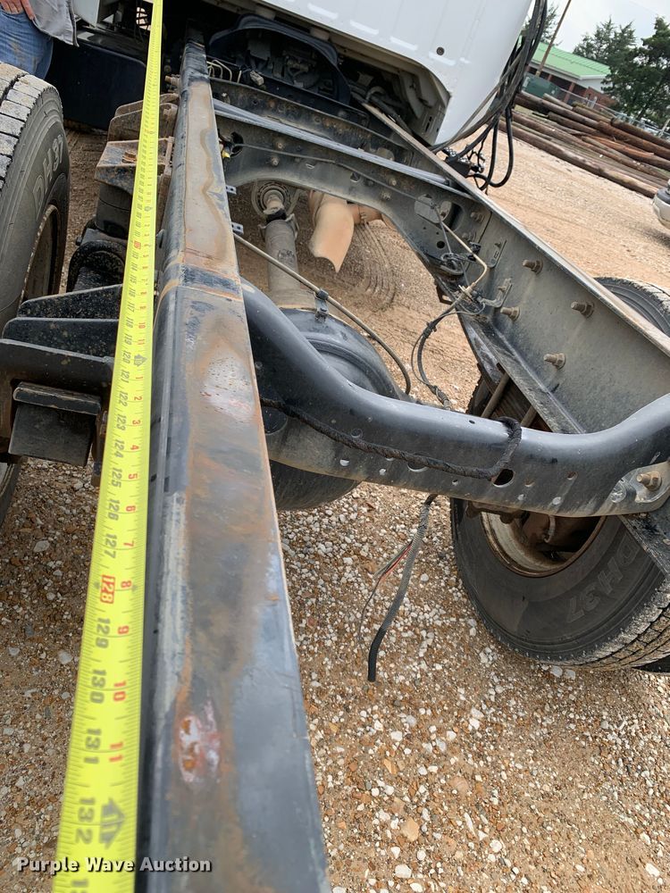 image for item LI9232 2008 Ford F650 Super Duty  truck cab and chassis