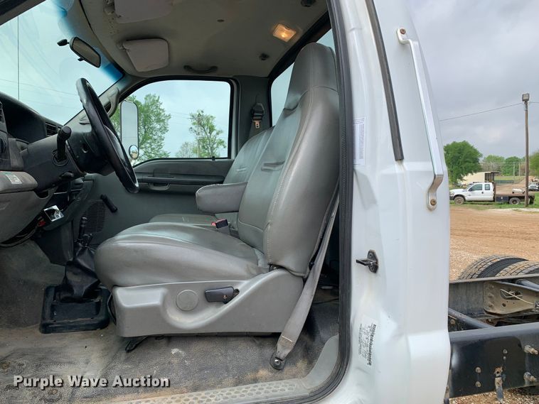 image for item LI9232 2008 Ford F650 Super Duty  truck cab and chassis