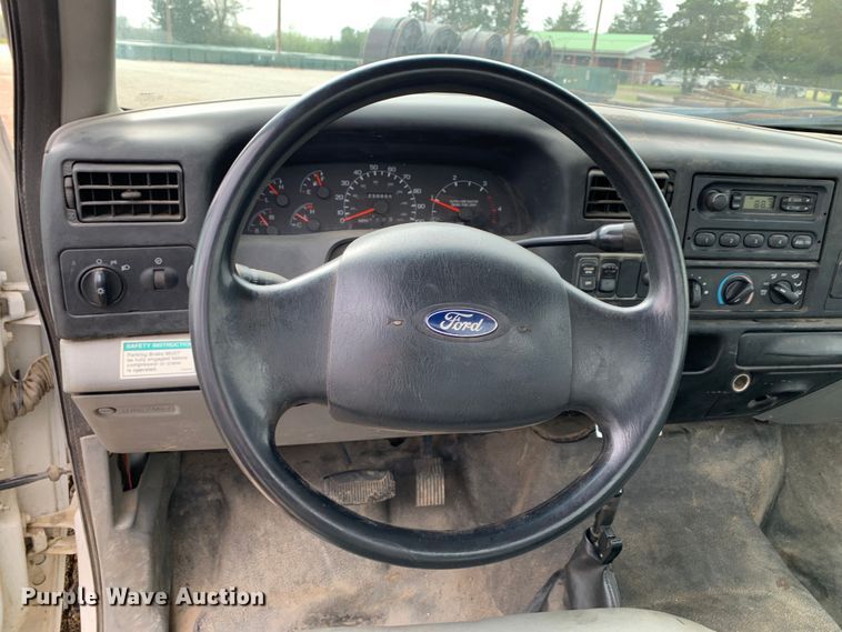 image for item LI9232 2008 Ford F650 Super Duty  truck cab and chassis