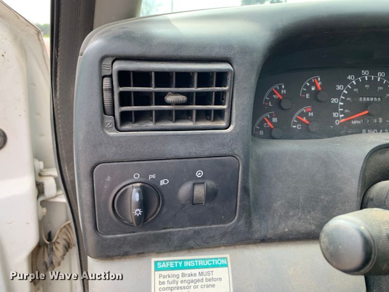 image for item LI9232 2008 Ford F650 Super Duty  truck cab and chassis