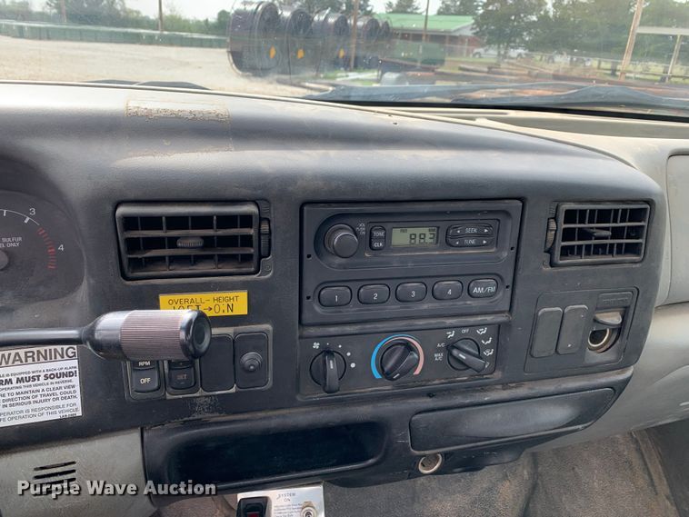 image for item LI9232 2008 Ford F650 Super Duty  truck cab and chassis