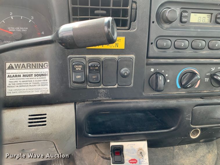 image for item LI9232 2008 Ford F650 Super Duty  truck cab and chassis