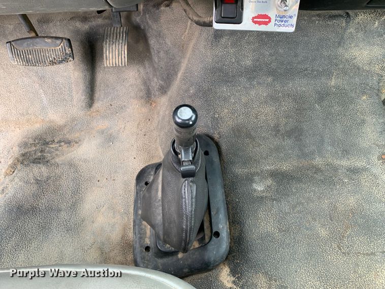 image for item LI9232 2008 Ford F650 Super Duty  truck cab and chassis