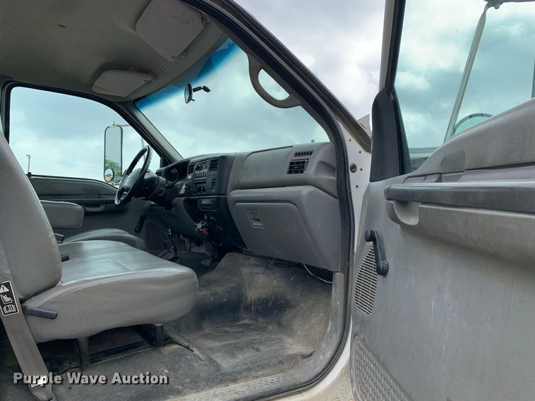 image for item LI9232 2008 Ford F650 Super Duty  truck cab and chassis