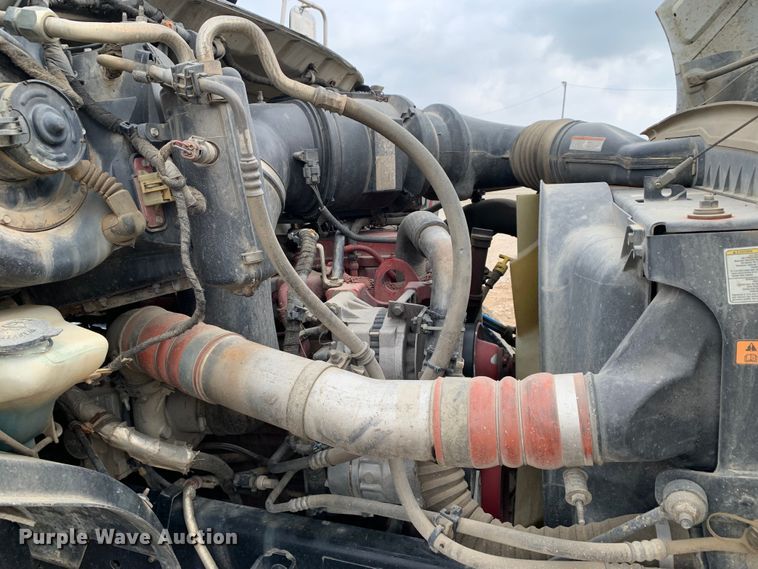 image for item LI9232 2008 Ford F650 Super Duty  truck cab and chassis