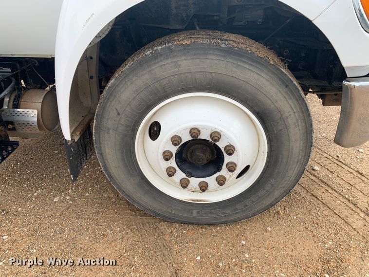 image for item LI9232 2008 Ford F650 Super Duty  truck cab and chassis