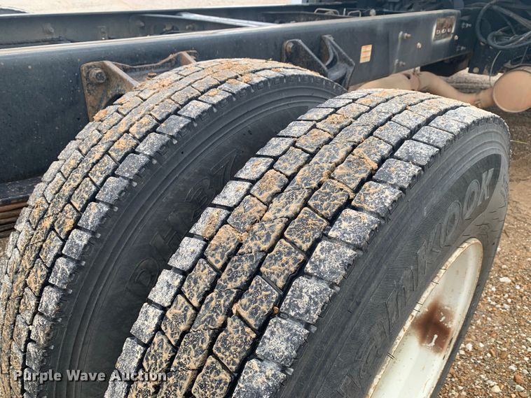 image for item LI9232 2008 Ford F650 Super Duty  truck cab and chassis