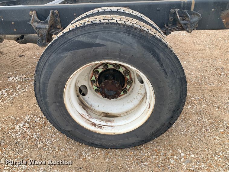 image for item LI9232 2008 Ford F650 Super Duty  truck cab and chassis