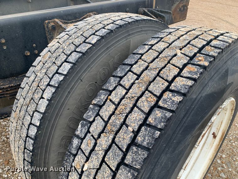 image for item LI9232 2008 Ford F650 Super Duty  truck cab and chassis