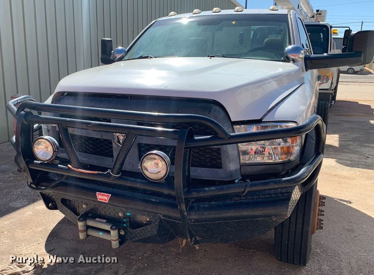 image for item LI9237 2013 Dodge Ram 5500HD  truck cab and chassis