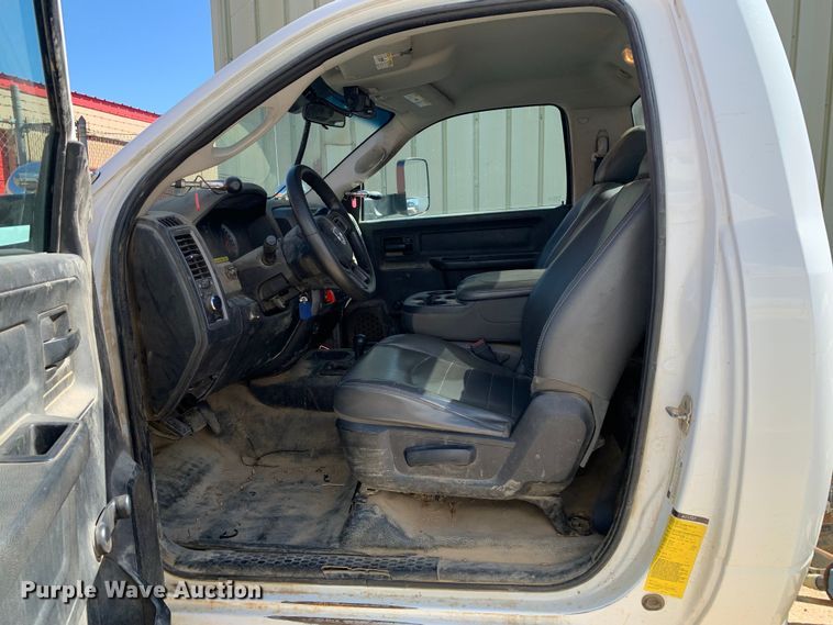 image for item LI9237 2013 Dodge Ram 5500HD  truck cab and chassis