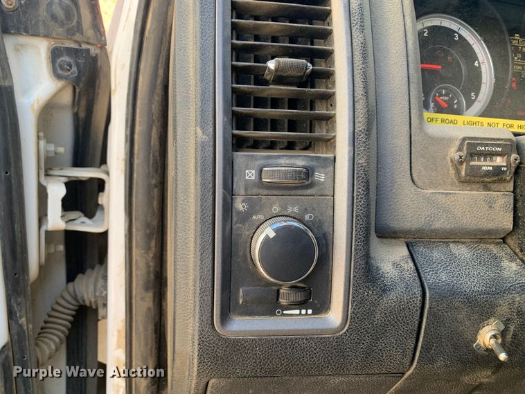 image for item LI9237 2013 Dodge Ram 5500HD  truck cab and chassis