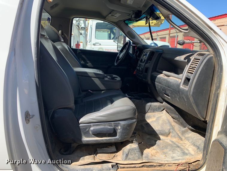 image for item LI9237 2013 Dodge Ram 5500HD  truck cab and chassis