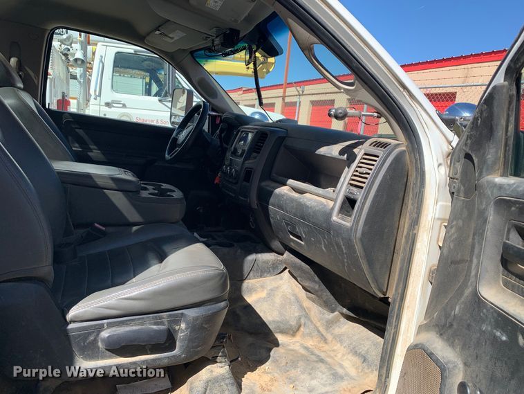 image for item LI9237 2013 Dodge Ram 5500HD  truck cab and chassis