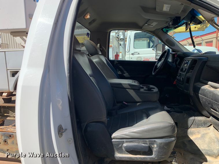 image for item LI9237 2013 Dodge Ram 5500HD  truck cab and chassis